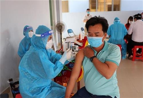 Quảng Ninh: Hơn 368.000 người được tiêm vaccine mũi thứ 4