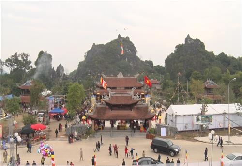 Lễ hội Chùa Hang, huyện Đồng Hỷ.