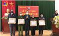 Đảng bộ xã Sơn Cẩm: 9 đảng viên được nhận Huy hiệu Đảng đợt 7/11.