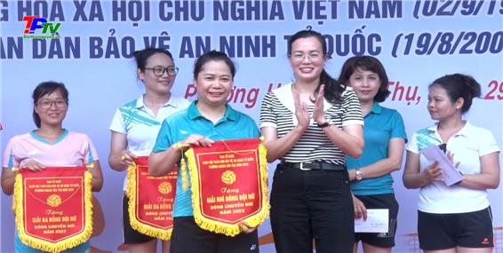 Phường Hoàng Văn Thụ: Hơn 100 vận động viên tham gia giải bóng chuyền hơi