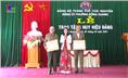 Đảng bộ phường Đồng Quang trao Huy hiệu Đảng đợt 3/2/2023.