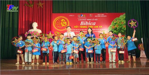 Chương trình Tết Trung thu cho em tại Trung tâm hỗ trợ phát triển giáo dục hòa nhập trẻ khuyết tật tỉnh Thái Nguyên