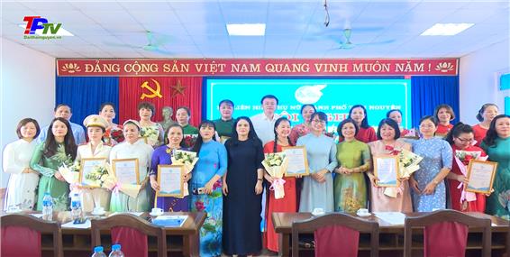 Phụ nữ thành phố Thái Nguyên tích cực học tập và làm theo Bác.