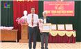 Đảng bộ phường Trưng Vương trao tặng Huy hiệu Đảng đợt 2/9/2023.