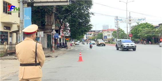 Công an thành phố Thái Nguyên xử lý 31 trường hợp vi phạm giao thông trong ngày đầu ra quân đợt cao điểm.
