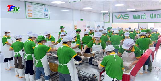 Chuẩn hóa chất lượng bếp ăn bán trú cho các trường học.