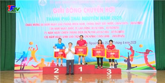 Bế mạc Giải bóng chuyền hơi thành phố Thái Nguyên năm 2025.