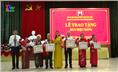 Đảng bộ phường Phan Đình Phùng: Trao tặng huy hiệu Đảng đợt 19/5.