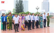 Dâng hương tri ân các Anh hùng liệt sĩ trước thềm Đại hội đại biểu Đảng bộ phường Phan Đình Phùng lần thứ I, nhiệm kỳ 2025 - 2030.