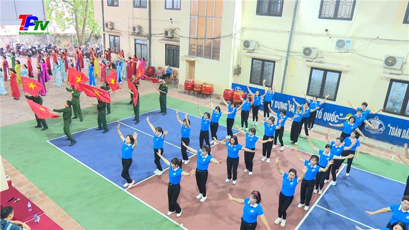 Hội LHPN phường Tân Long: Đồng diễn dân vũ.