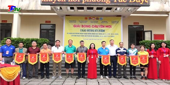 Khai mạc Giải bóng chuyền hơi phường Túc Duyên.