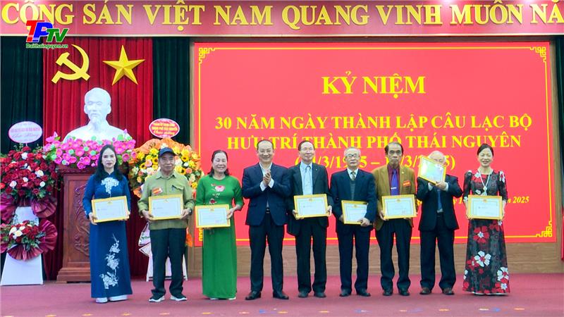 Kỷ niệm 30 năm thành lập CLB Hưu trí thành phố Thái Nguyên.