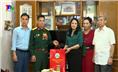 Lãnh đạo thành phố Thái Nguyên thăm, tặng quà cựu chiến binh tham gia Chiến dịch Hồ Chí Minh.