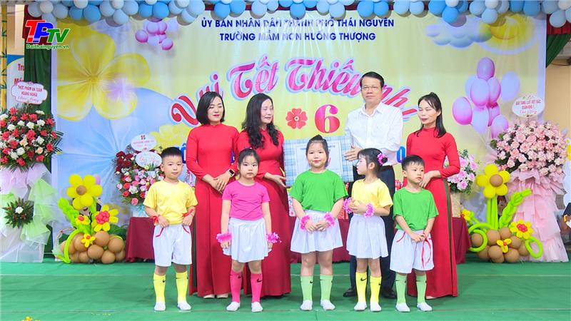 Lãnh đạo thành phố Thái Nguyên thăm, tặng quà các trường mầm non nhân dịp Quốc tế Thiếu nhi 1/6.