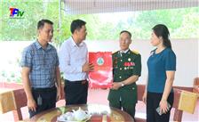 Lãnh đạo thành phố Thái Nguyên thăm, tặng quà gia đình chính sách, người có công tại xã Phúc Trìu.