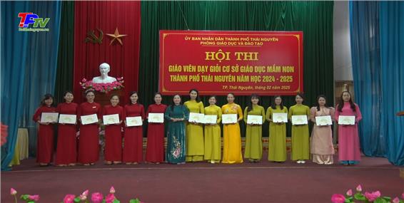 144 giáo viên mầm non đạt danh hiệu giáo viên dạy giỏi.