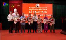 Đảng bộ phường Hoàng Văn Thụ: trao tặng Huy hiệu Đảng đợt 19/5/2025.