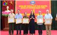 Đảng ủy phường Quan Triều: Trao Huy hiệu Đảng đợt 19/5.