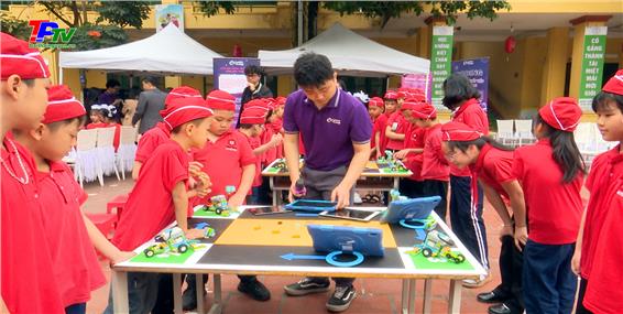 Trường tiểu học Nguyễn Huệ: Trải nghiệm chương trình 