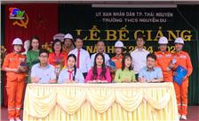 Tuyên truyền bảo vệ hành lang an toàn lưới điện cao áp, an toàn điện trong trường học và Nhân dân.