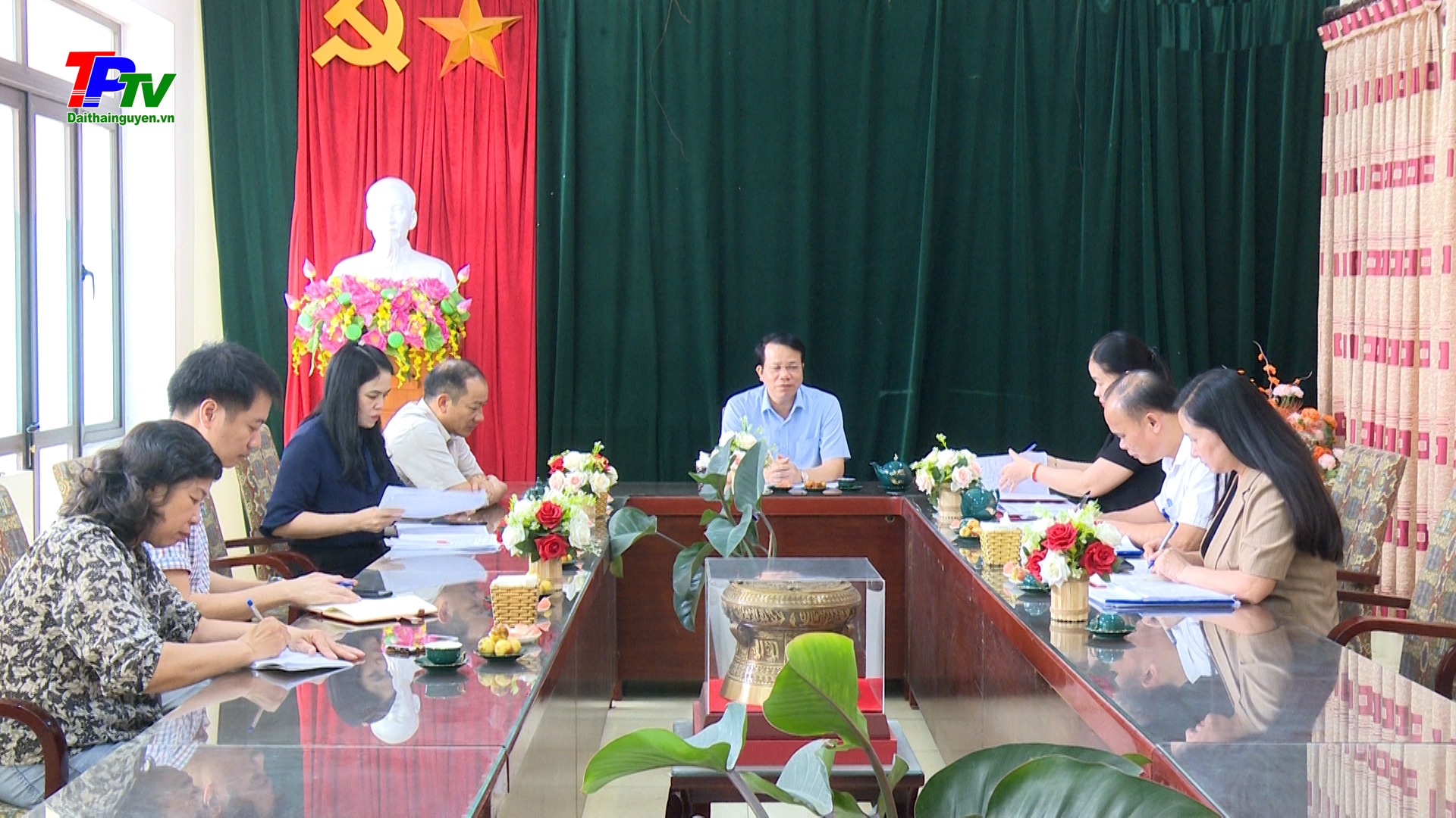 Đồng chí Bí thư Thành ủy Thái Nguyên kiểm tra công tác chuẩn bị Đại hội đại biểu Đảng bộ phường Quang Trung.