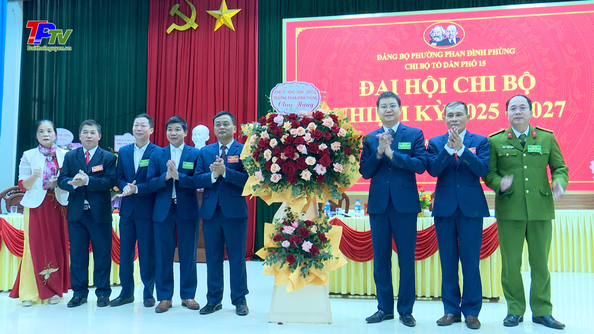 Đảng bộ phường Phan Đình Phùng chỉ đạo tổ chức Đại hội Chi bộ điểm cấp cơ sở nhiệm kỳ 2025 -2027.