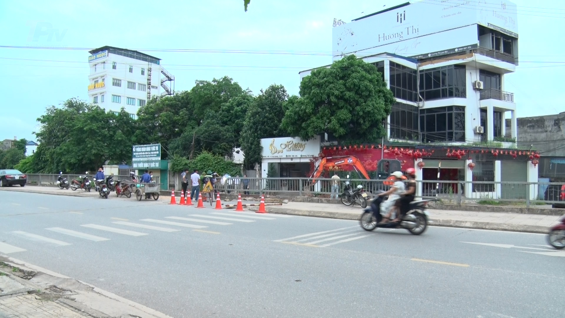 Đóng đường ngang trên tuyến đường sắt Đông Anh - Quan Triều thuộc tổ 6, phường Đồng Quang.