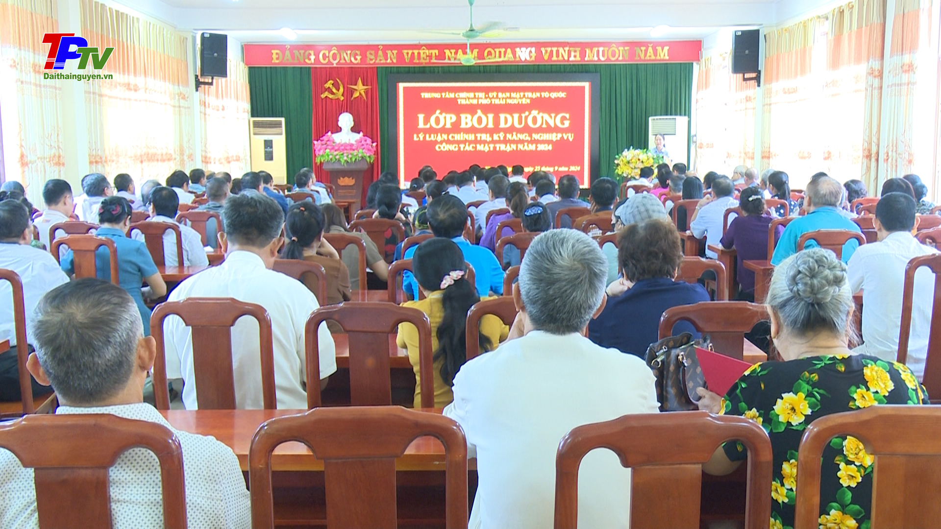 Khai giảng lớp bồi dưỡng lý luận chính trị, kỹ năng nghiệp vụ công tác Mặt trận năm 2024.