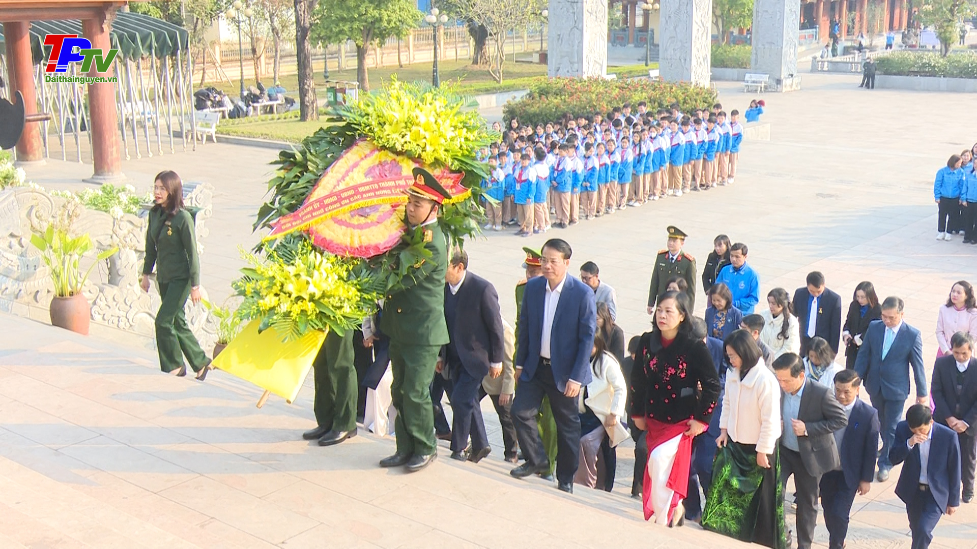Dâng hương tưởng niệm 52 năm Ngày hy sinh của 60 liệt sĩ Thanh niên xung phong Đại đội 915, Đội 91 Bắc Thái.