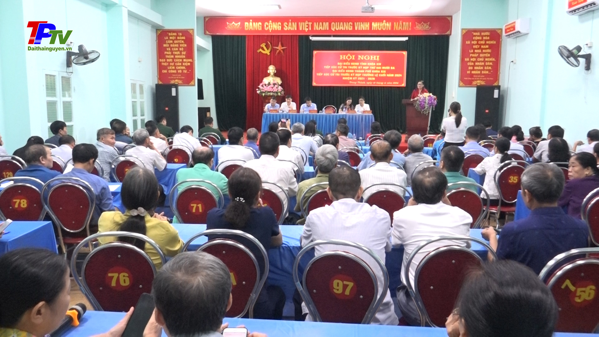 Đại biểu HĐND tỉnh và thành phố Thái Nguyên tiếp xúc cử tri phường Trung Thành.