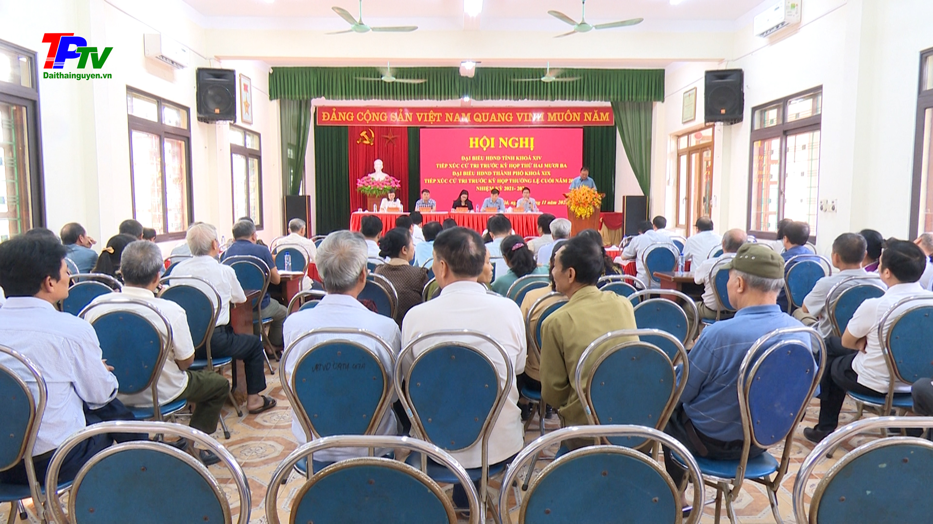 Đại biểu HĐND tỉnh và thành phố Thái Nguyên tiếp xúc cử tri phường Cam Giá.