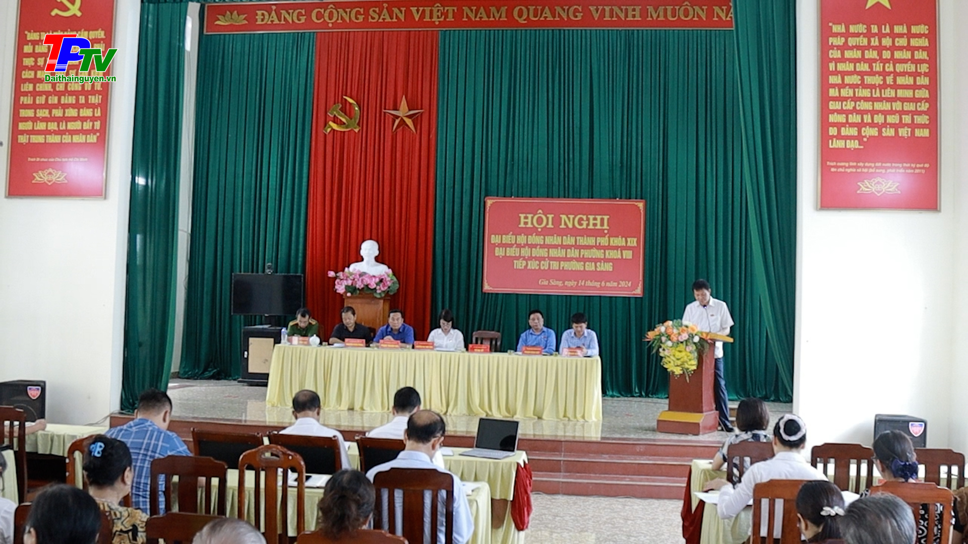 Đại biểu HĐND thành phố Thái Nguyên tiếp xúc cử tri phường Gia Sàng trước kỳ họp thứ 18.