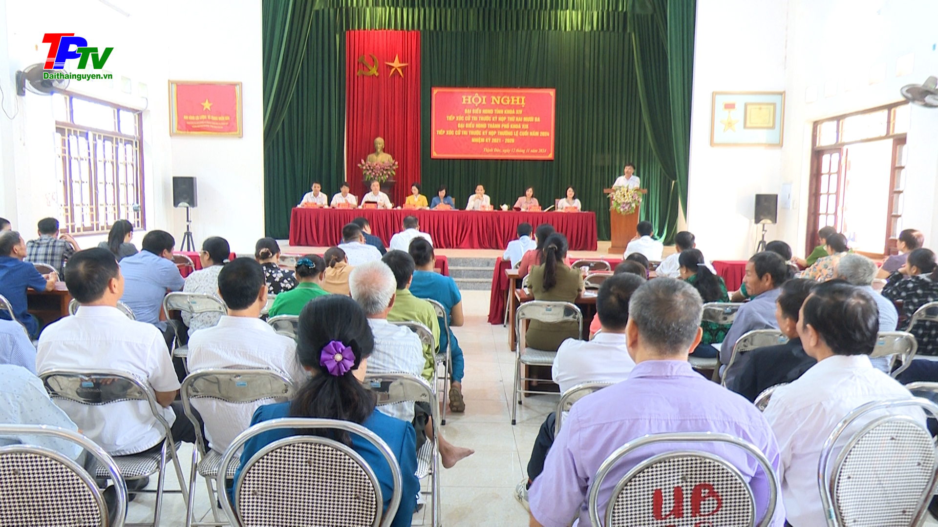 Đại biểu HĐND tỉnh, HĐND thành phố Thái Nguyên tiếp xúc cử tri xã Thịnh Đức.