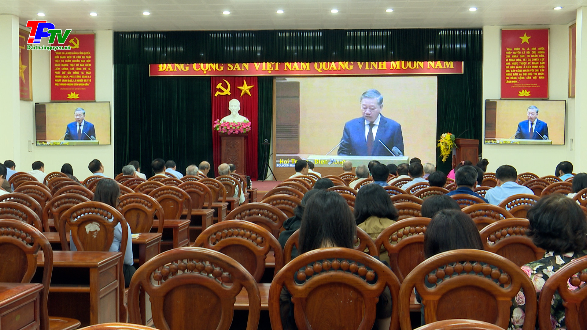 1,5 triệu đảng viên nghe quán triệt triển khai Nghị quyết Hội nghị Trung ương 11.