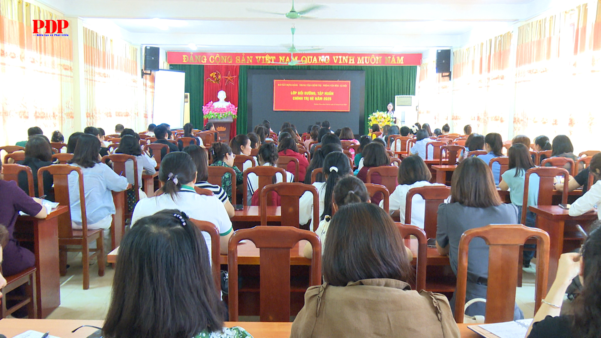 Bồi dưỡng, tập huấn chính trị hè năm 2025.