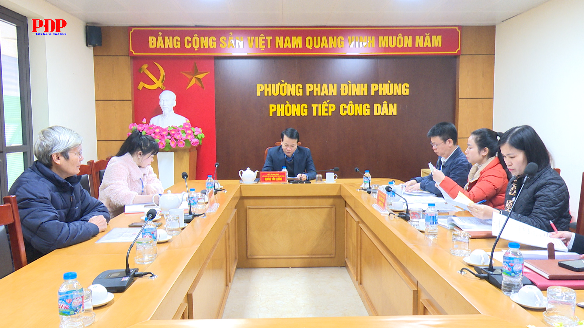 Đồng chí Chủ tịch UBND phường Phan Đình Phùng tiếp công dân định kỳ tháng 1 năm 2026