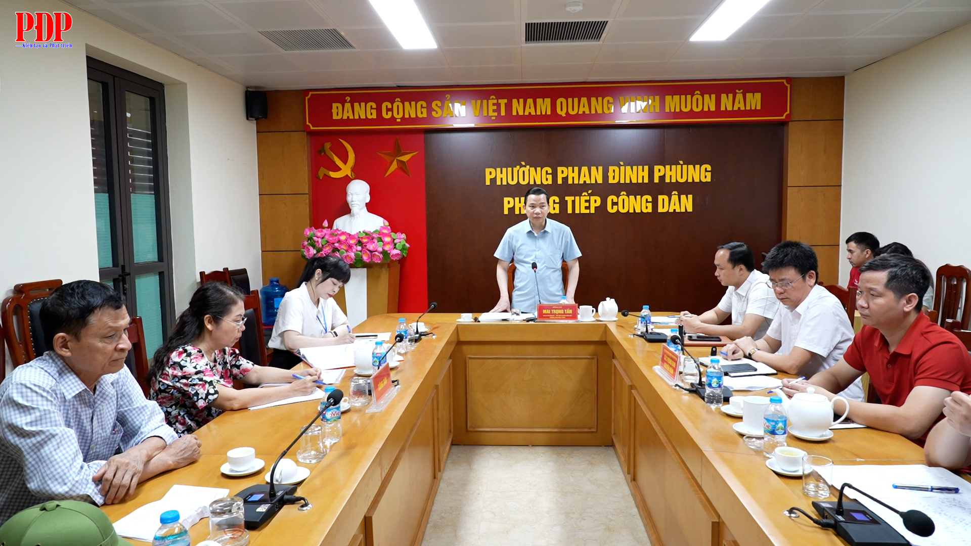 Đồng chí Chủ tịch UBND phường Phan Đình Phùng tiếp công dân định kỳ tháng 4/2026