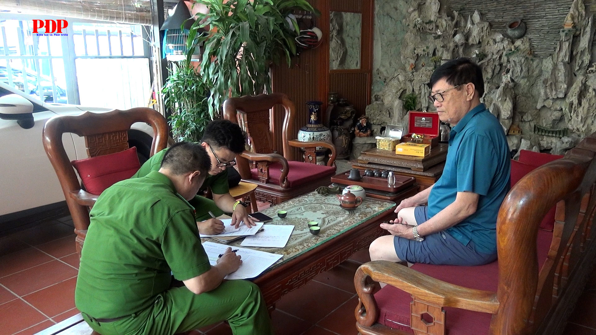 Công an phường Phan Đình Phùng xác minh làm rõ đối tượng trộm cắp tài sản sau 6 giờ tiếp nhận tin báo.
