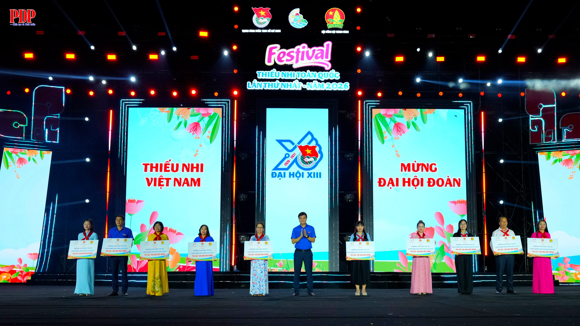 Đoàn thiếu nhi Thái Nguyên vinh dự nhận Bằng khen và Cúp của Trung ương Đoàn vì có thành tích xuất sắc tại Festival Thiếu nhi toàn quốc lần thứ I năm 2026