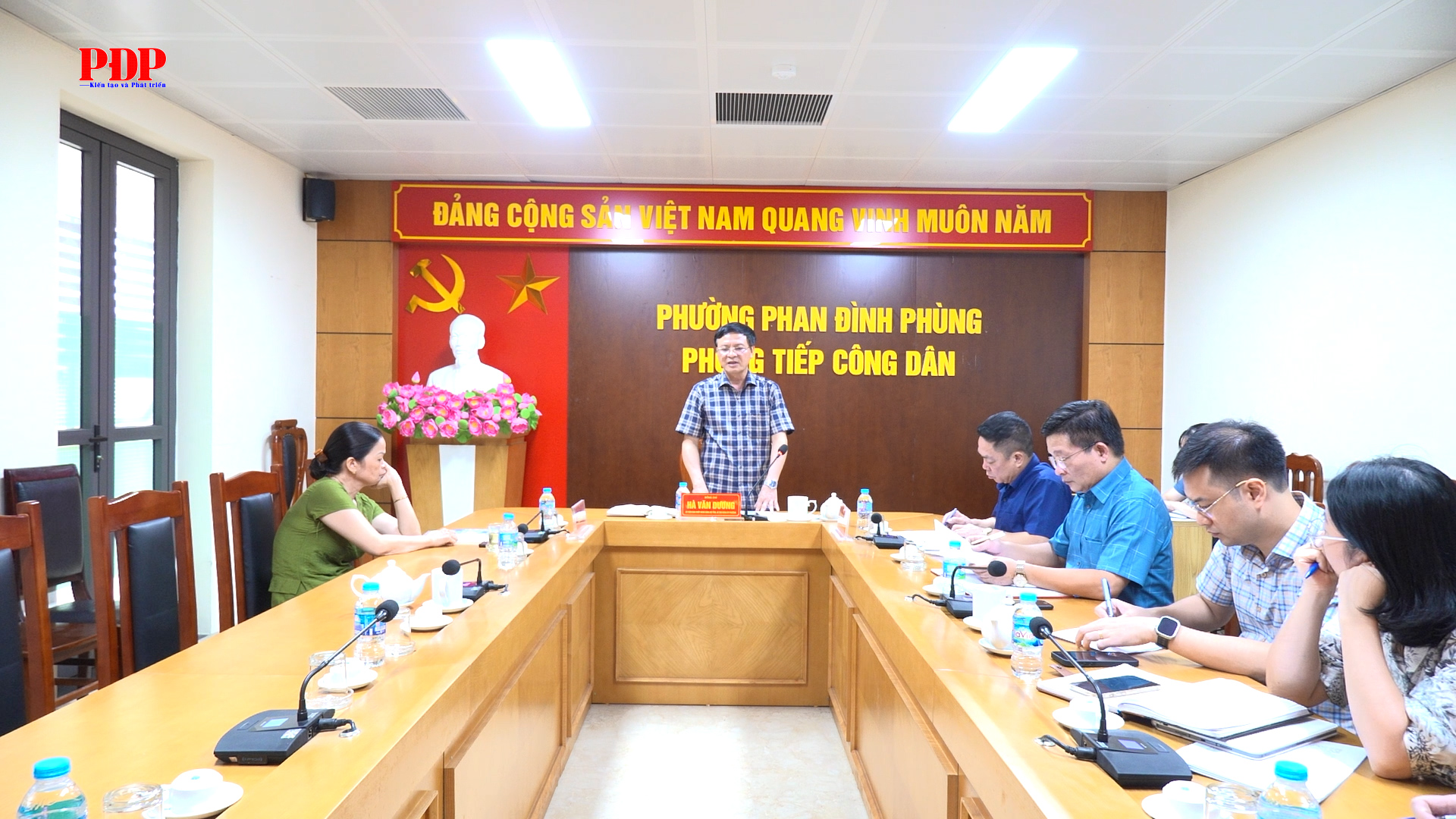 Đồng chí Bí thư Đảng ủy phường Phan Đình Phùng tiếp công dân định kỳ tháng 6/2026