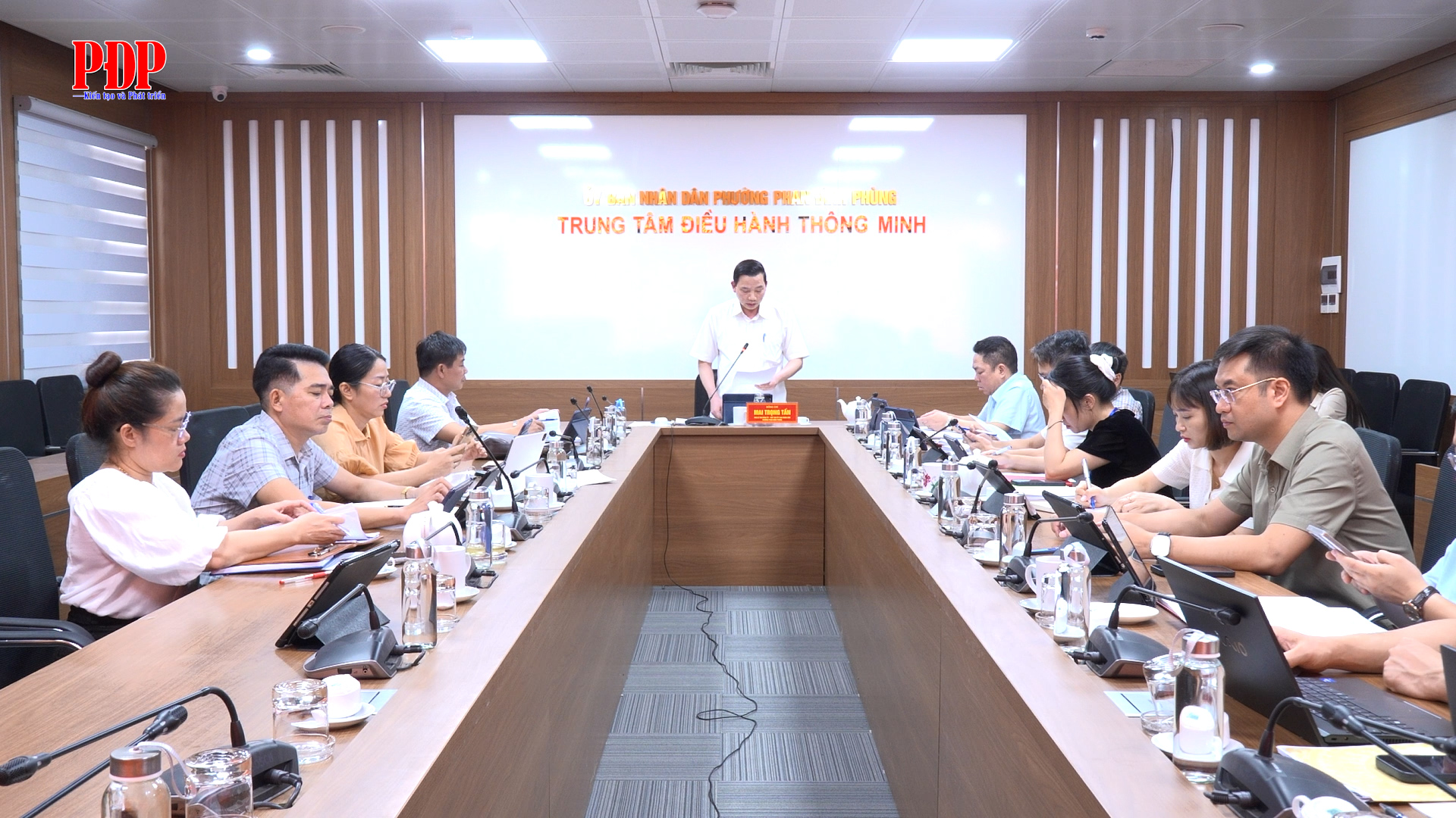 Giao ban Chủ tịch, các Phó Chủ tịch UBND phường Phan Đình Phùng.