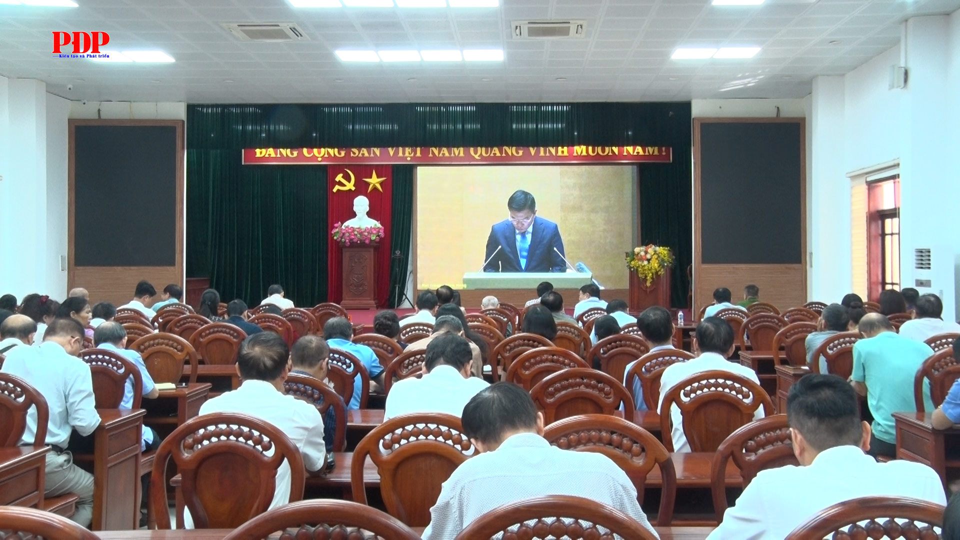 Hơn 1,2 triệu đảng viên tham dự Hội nghị toàn quốc quán triệt 4 nghị quyết của Bộ Chính trị.