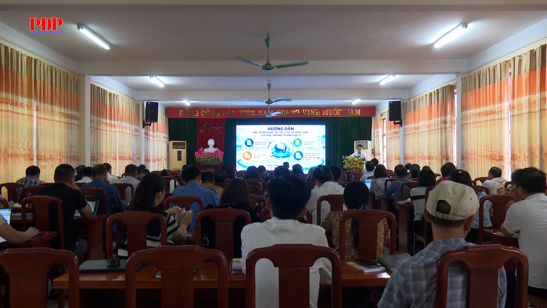 Khai giảng lớp bồi dưỡng nghiệp vụ công tác đảng dành cho Bí thư chi bộ và cấp ủy viên cơ sở.