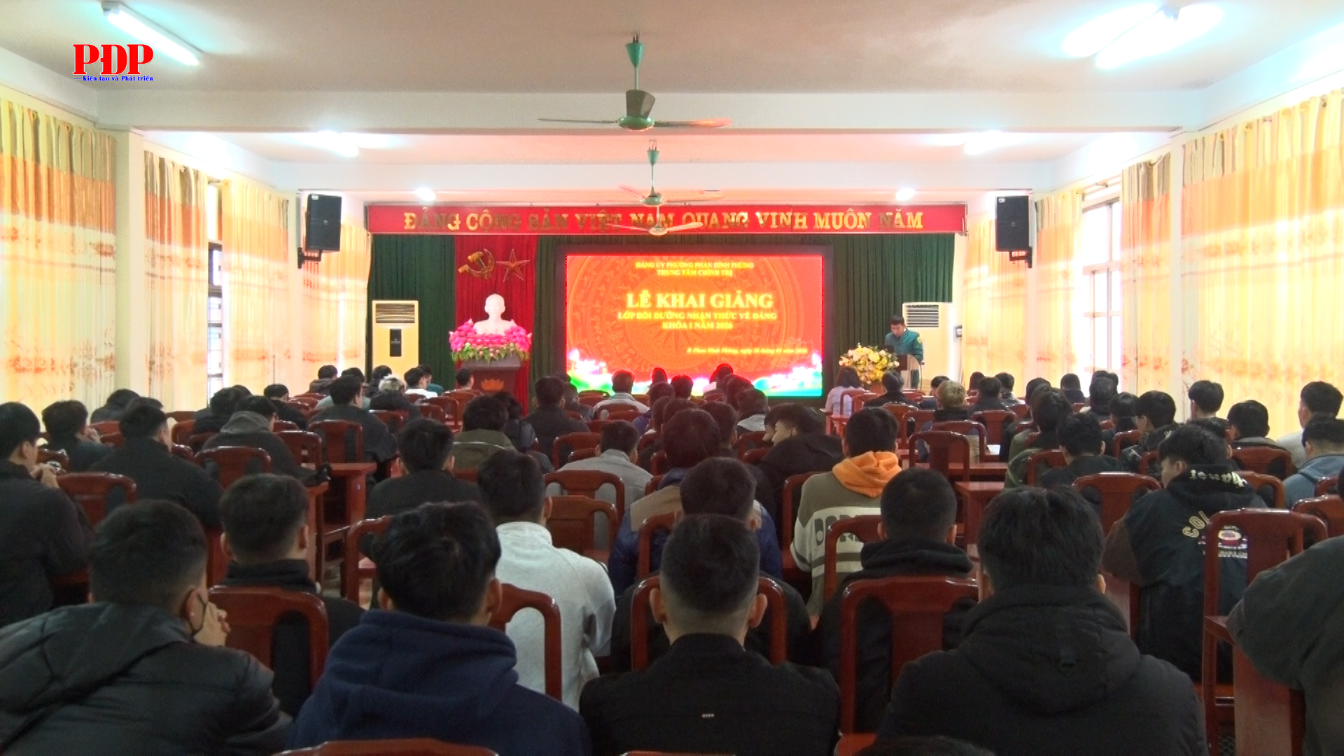 Khai giảng lớp bồi dưỡng nhận thức về Đảng cho tân binh chuẩn bị lên đường nhập ngũ năm 2026.