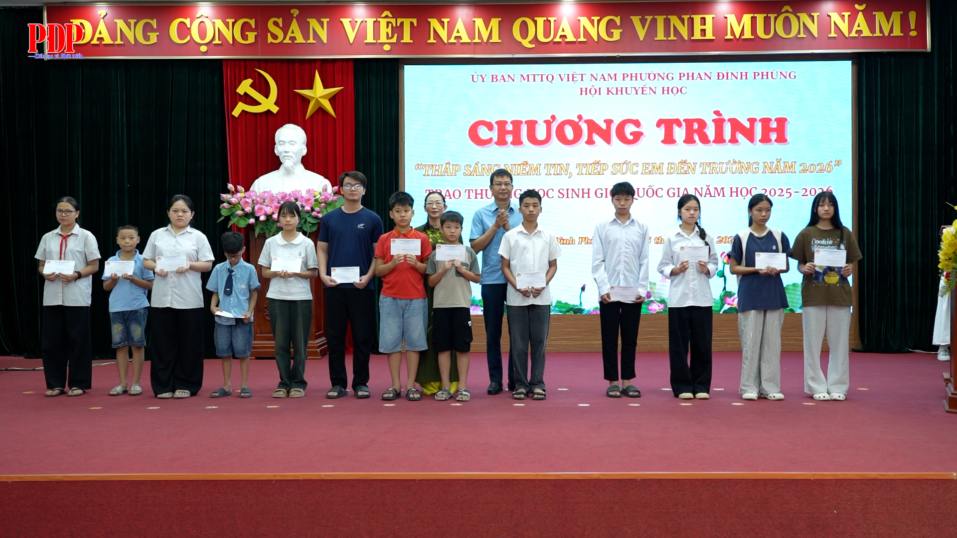Hội khuyến học phường Phan Đình Phùng tổ chức chương trình “Thắp sáng niềm tin, tiếp sức em đến trường” năm 2026