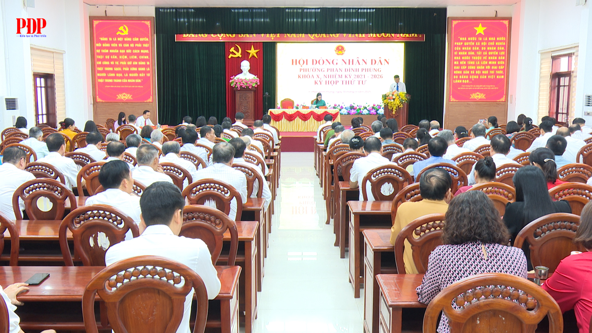Kỳ họp thứ tư (kỳ họp chuyên đề) HĐND phường Phan Đình Phùng khoá X, nhiệm kỳ 2021-2026