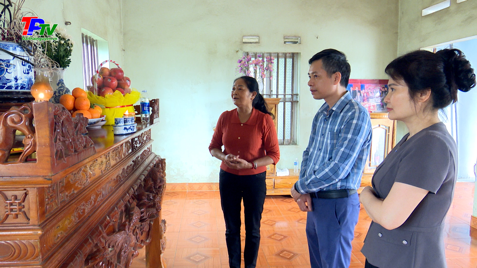 Ban Tuyên giáo và Dân vận Tỉnh uỷ và Thành uỷ Thái Nguyên đến thăm thân nhân gia đình Liệt sỹ Tống Văn Quang.