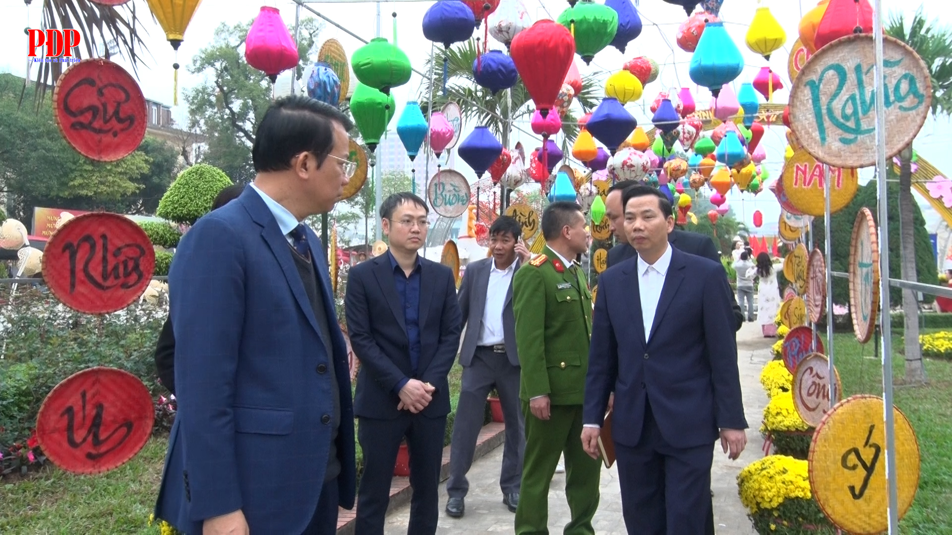 Lãnh đạo phường Phan Đình Phùng chỉ đạo khẩn trương hoàn thiện đường hoa Xứ Trà