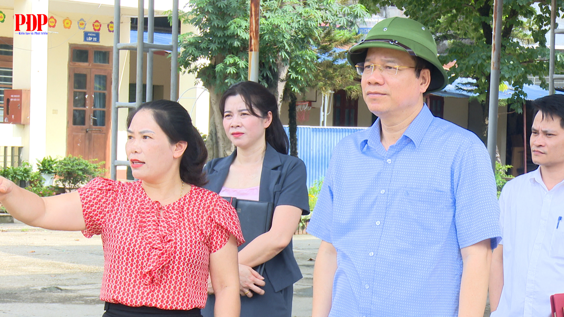 Lãnh đạo phường Phan Đình Phùng: Kiểm tra cơ sở vật chất tại một số trường học.