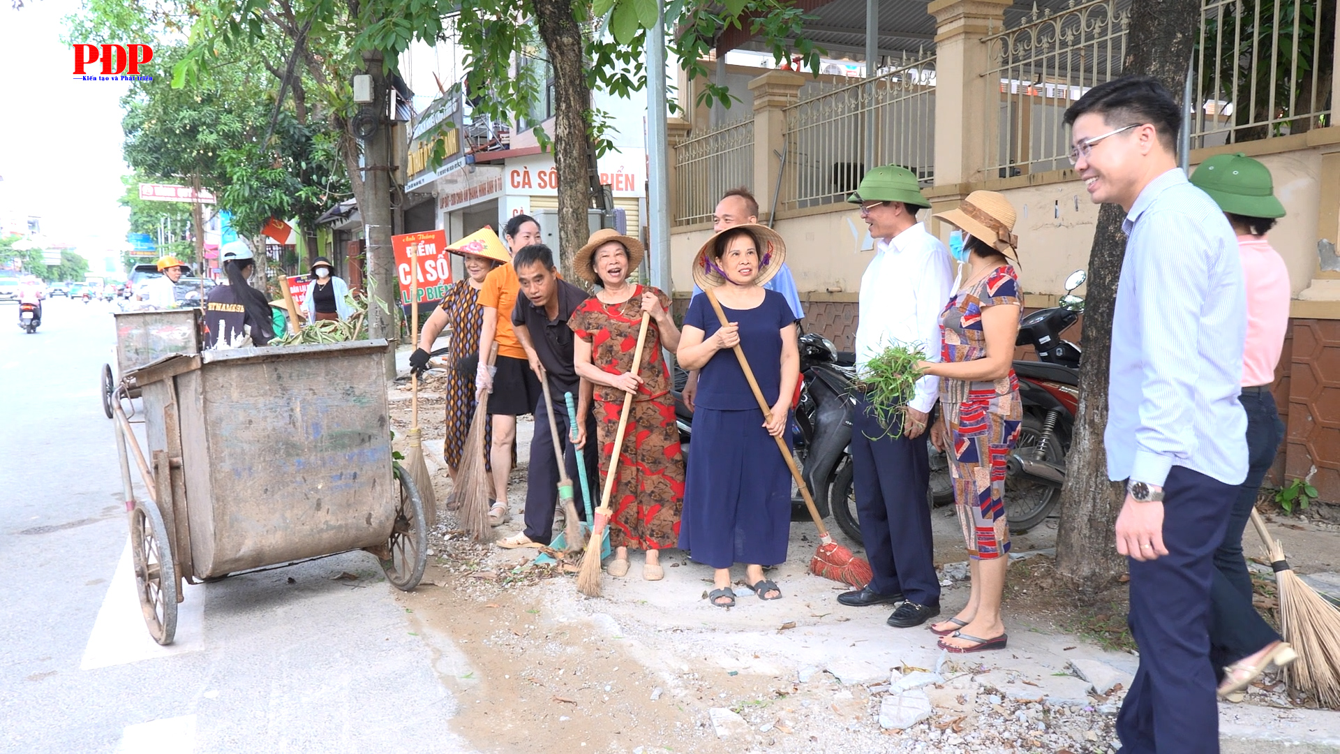 Lễ phát động “Xây dựng xã, phường bảo đảm trật tự, kỷ cương, văn minh và mỹ quan đô thị” gắn với Lễ ra quân “Ngày thứ bảy xanh” năm 2026 tại phường Phan Đình Phùng